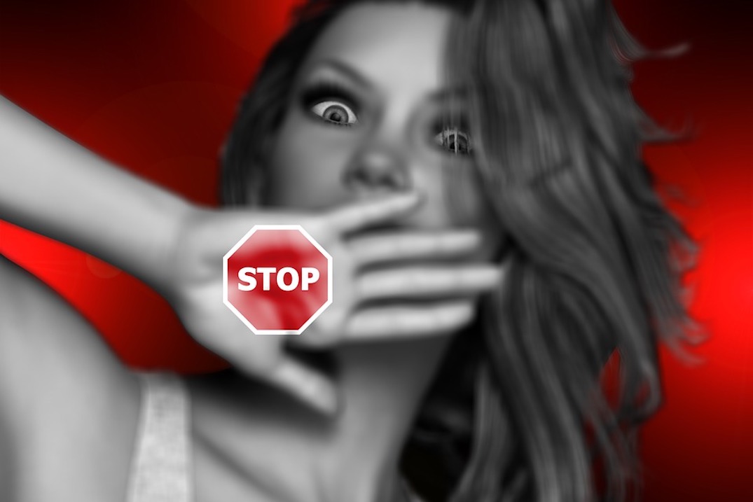 Stop aux mensonges historiques.