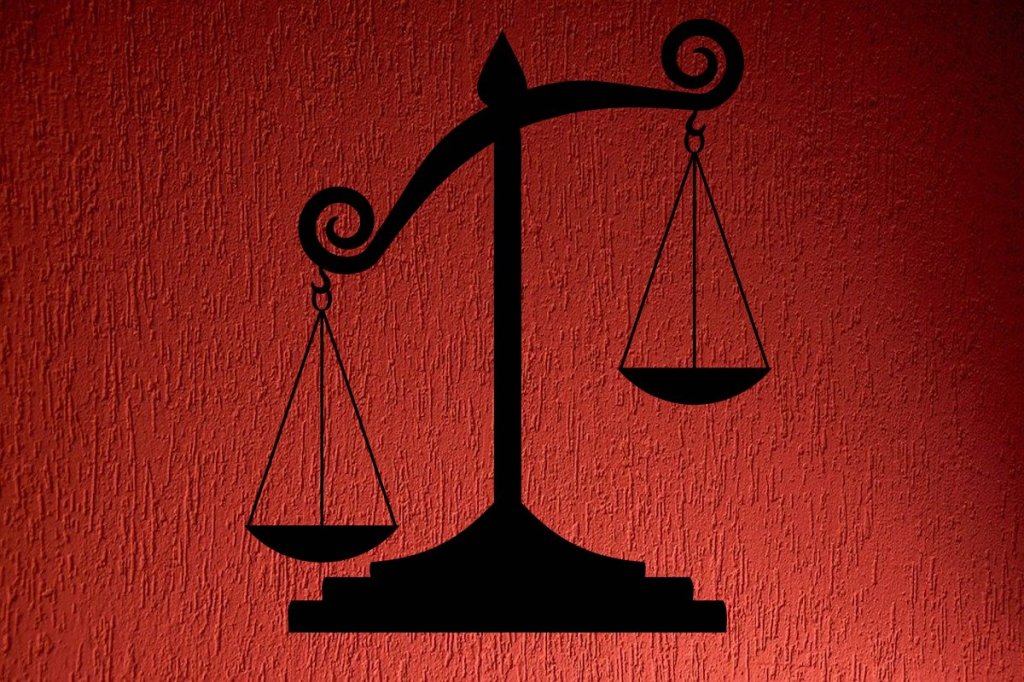 DEUX POIDS DEUX&nbsp;MESURES