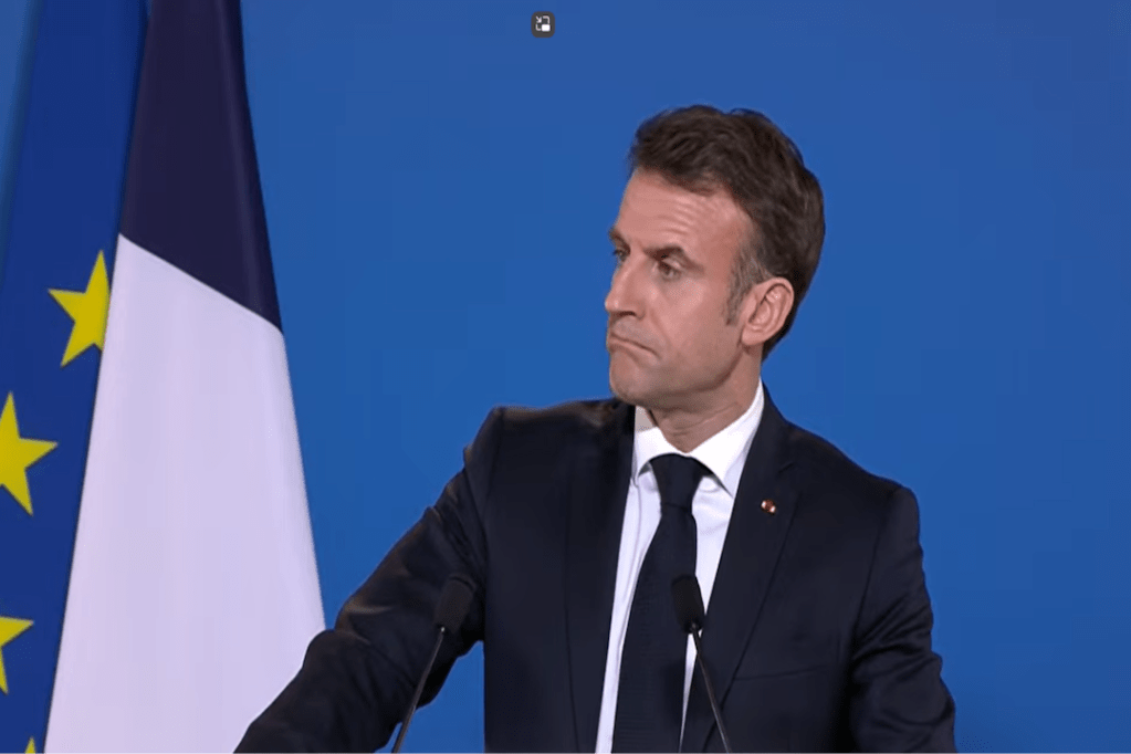 Régularisation de clandestins : l’autre record d’Emmanuel Macron