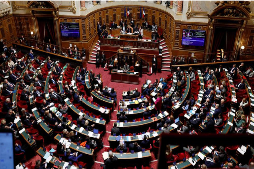 « DANS LE MARBRE DE LA CONSTITUTION ?&nbsp;»