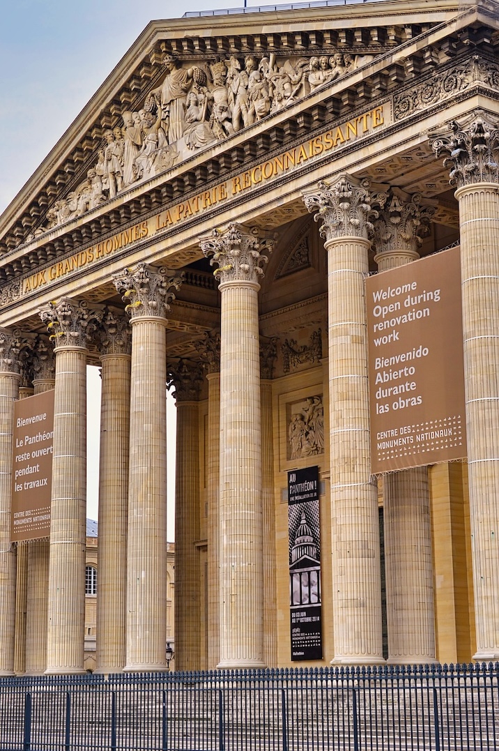 Panthéonisation, constitutionnalisation, guignolisation