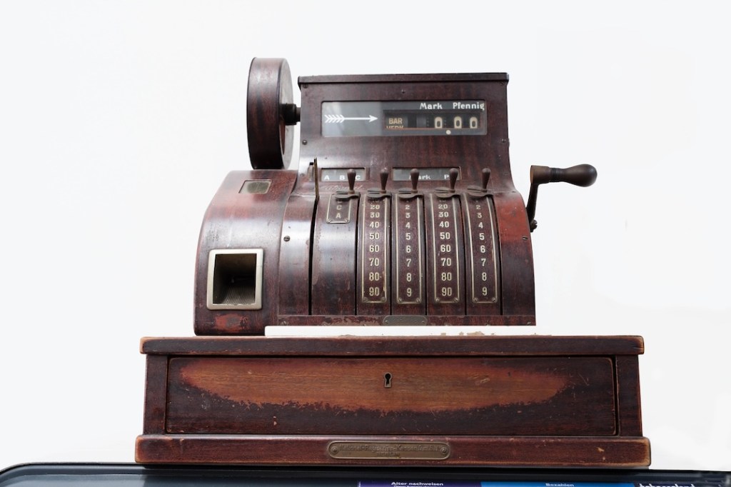 Ces frais qui augmentent alors que le service diminue…