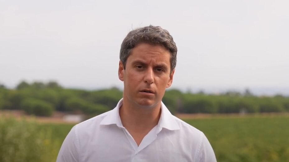 Gabriel Attal découvre l’eau qui mouille