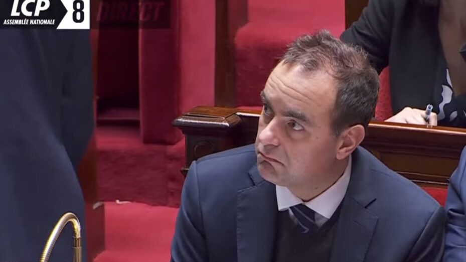 Ce rapport commandé par Lecornu qui veut encore faire des économies sur le dos des familles