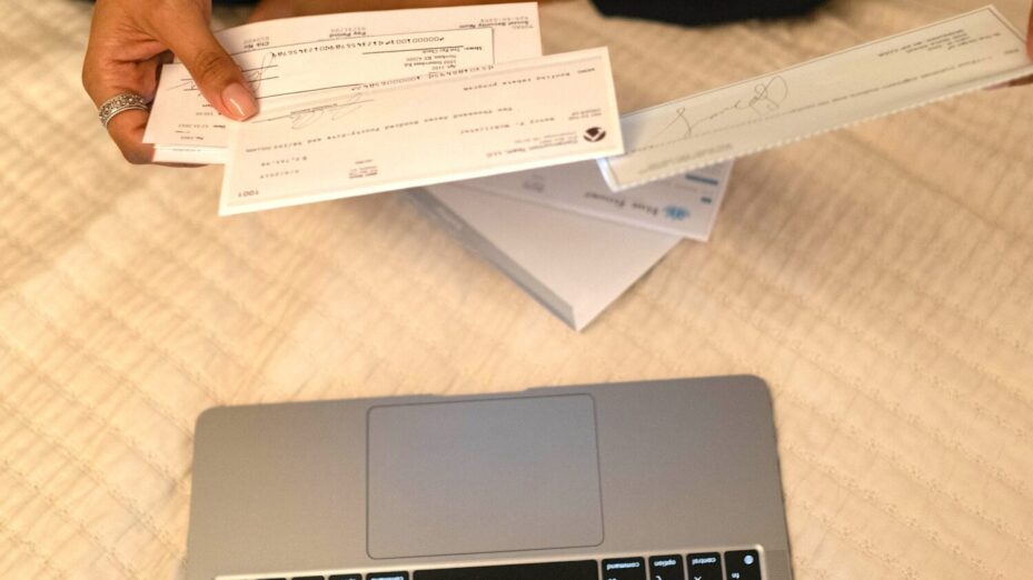 Aujourd’hui la fin des chéquiers, demain des espèces et du papier monnaie…